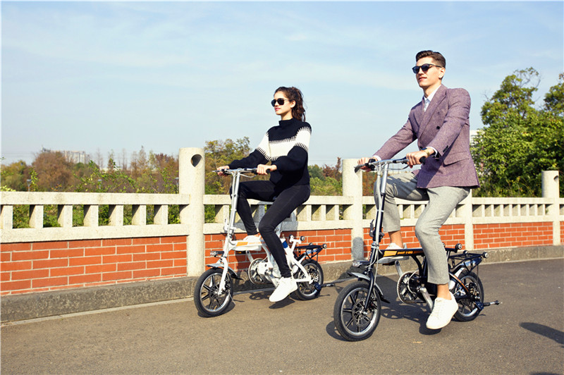 Airwheel R3 electric moped bicycle.