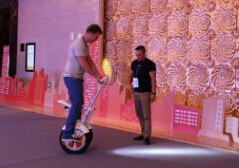 Zwei Balance Scooters Debüt auf Airwheel 2015 neue Produkte Release Konferenz