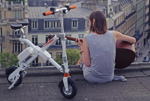 Airwheel elektrische Mobilität Roller ist eine gute Wahl für Stadtbesichtigung.